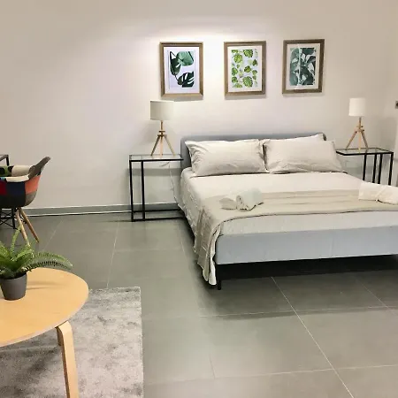 Central Live Guest house *